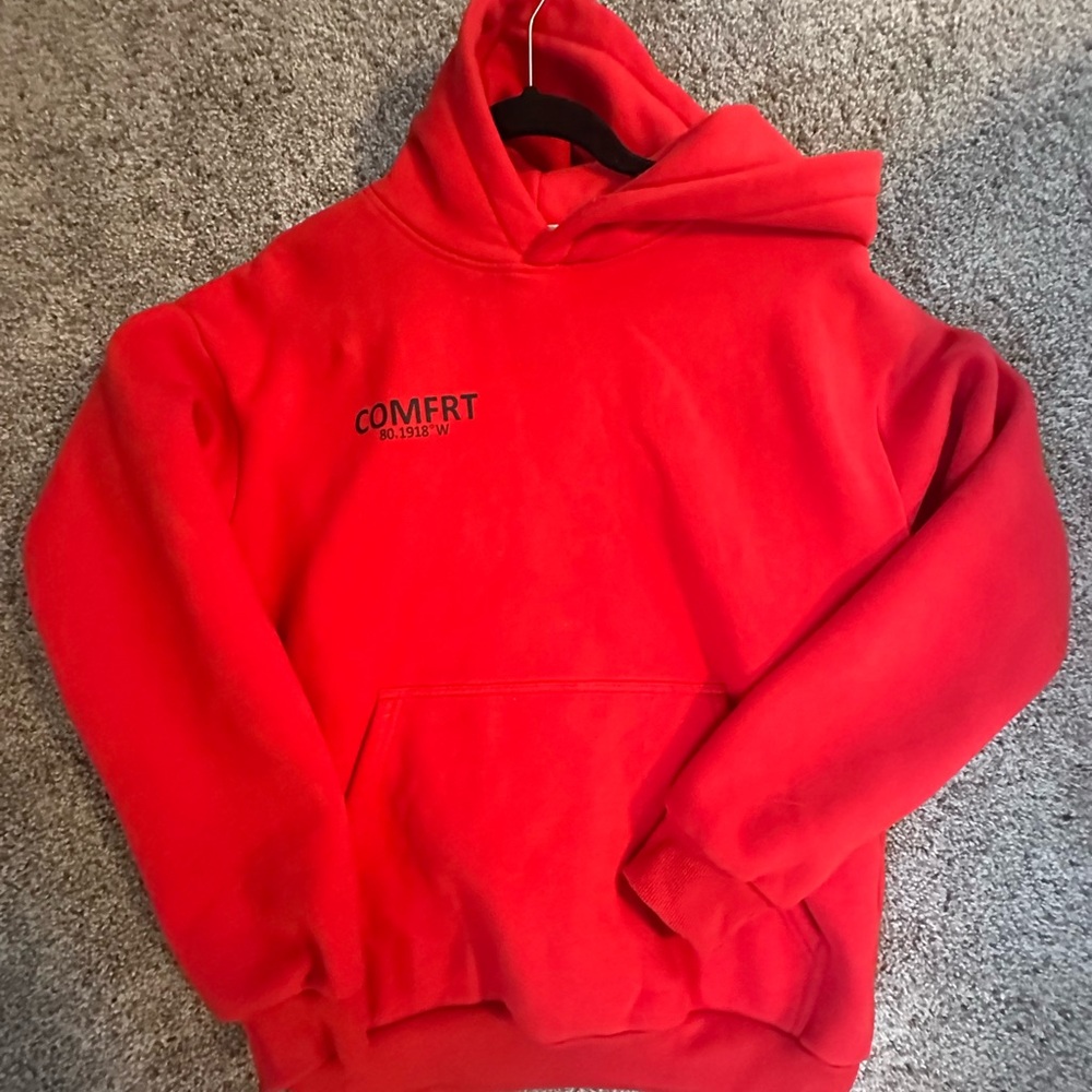 Comfrt Hoodie, Coordinates